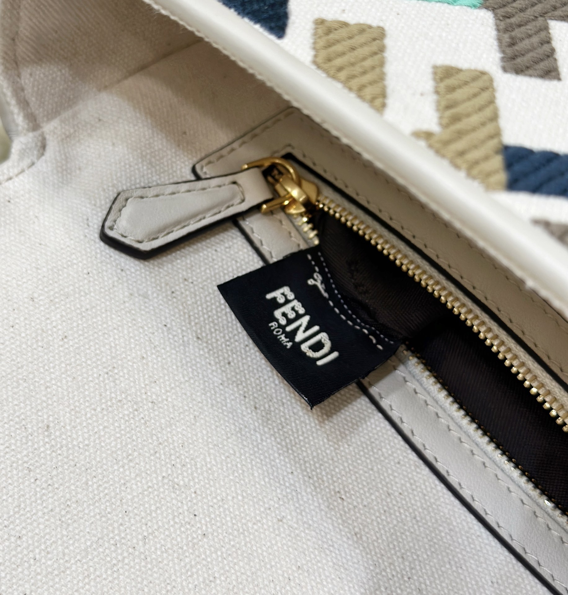 Fendi Medium Baguette FF Canvas Embroidery Shoulder Bag Multicolor/White